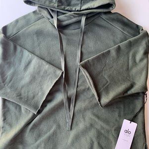 ALO falls short sleeve pullover hoodie Size S